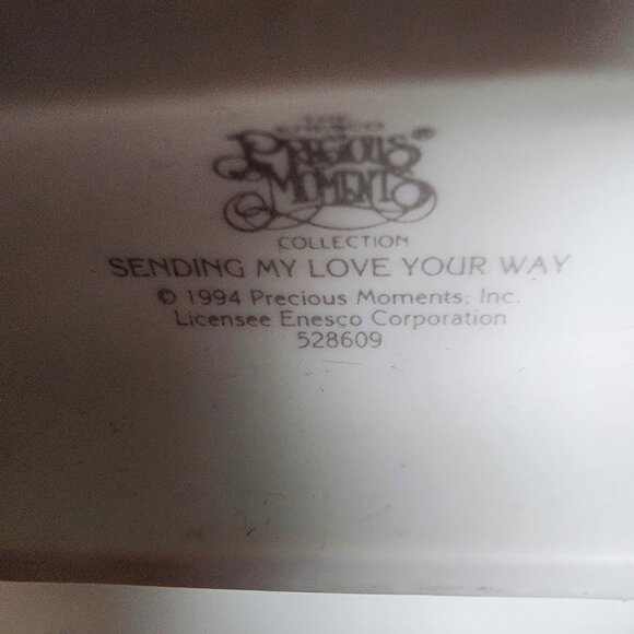 Vintage Precious Moments “Sending My love Your Way” figurine-1994 - Picture 5 of 5